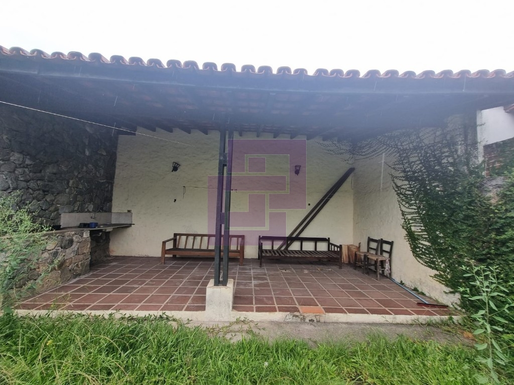 Venda de Casas / Padrão na cidade de Guarujá