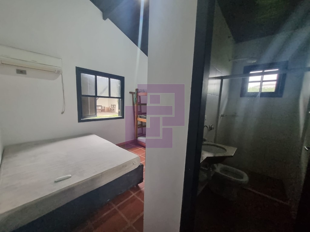 Venda de Casas / Padrão na cidade de Guarujá