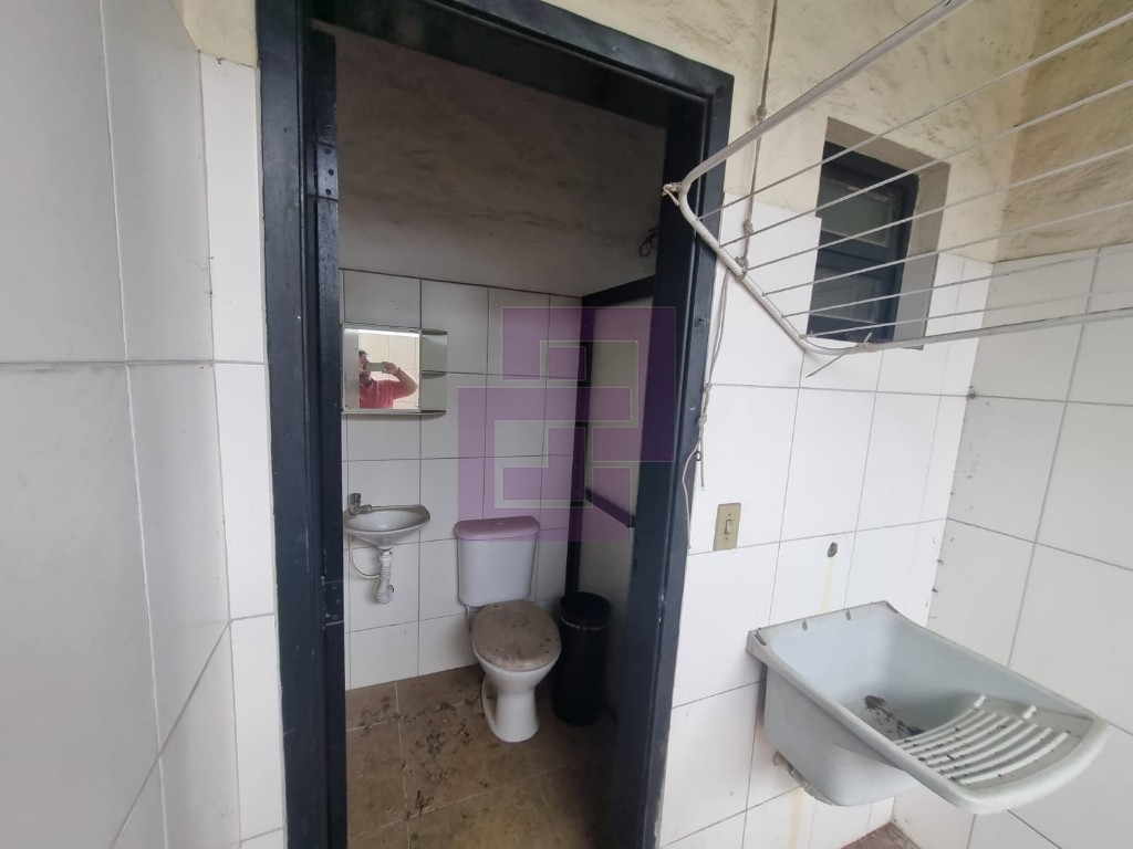 Venda de Casas / Padrão na cidade de Guarujá