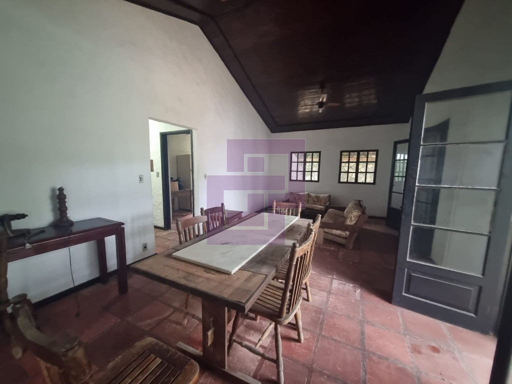 Venda de Casas / Padrão na cidade de Guarujá
