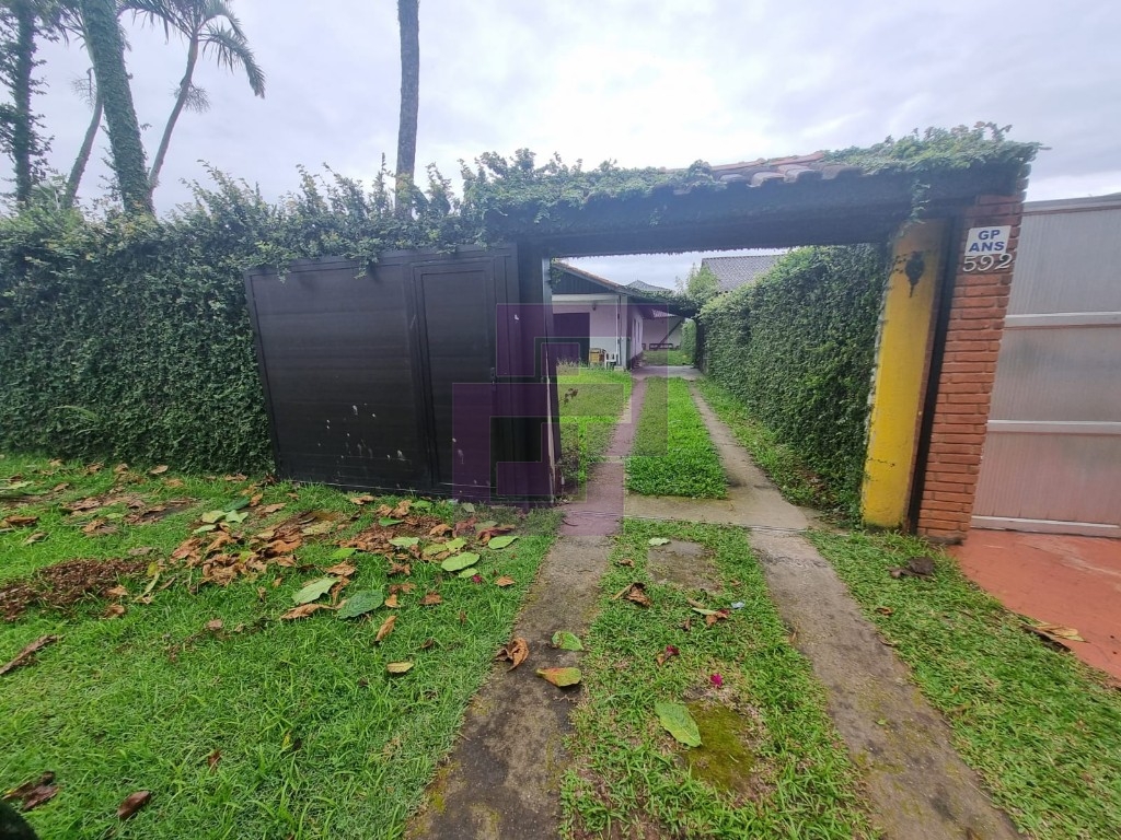 Venda de Casas / Padrão na cidade de Guarujá