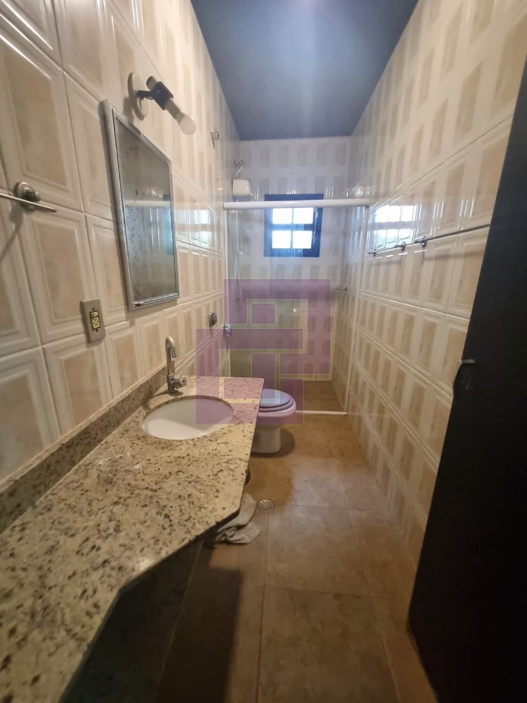 Venda de Casas / Padrão na cidade de Guarujá