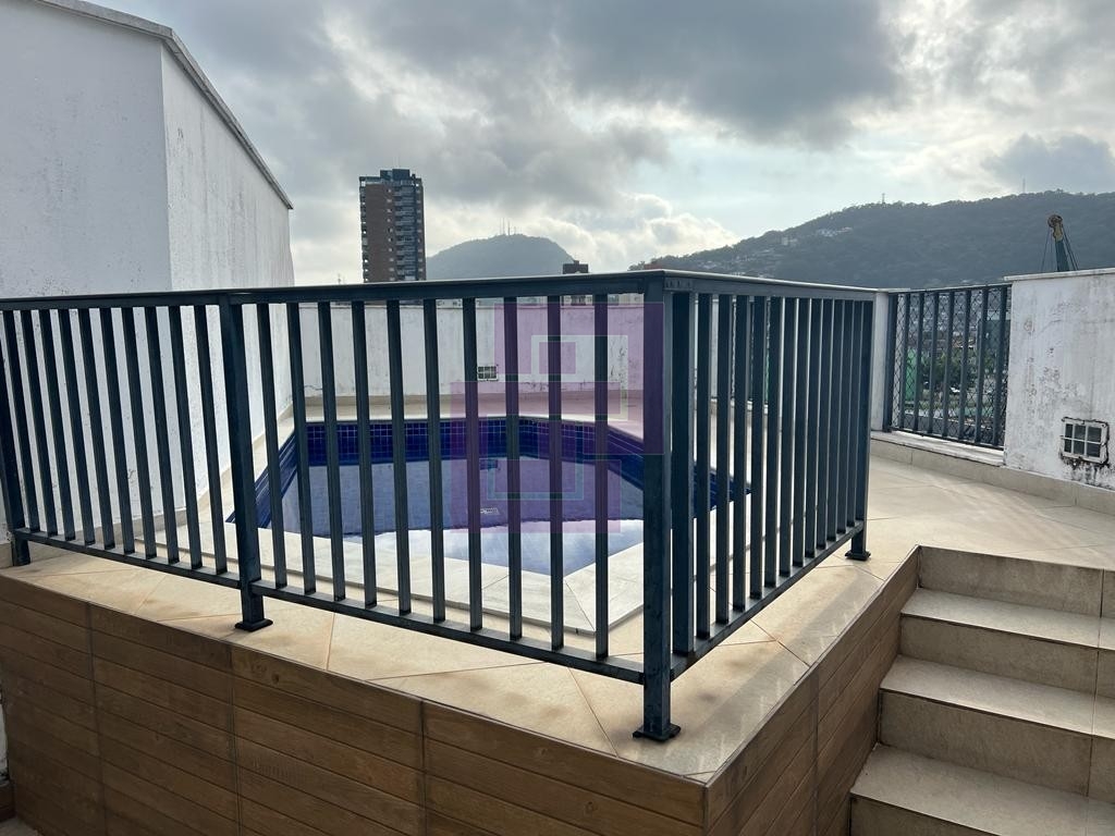 Cobertura com piscina e churrasqueira