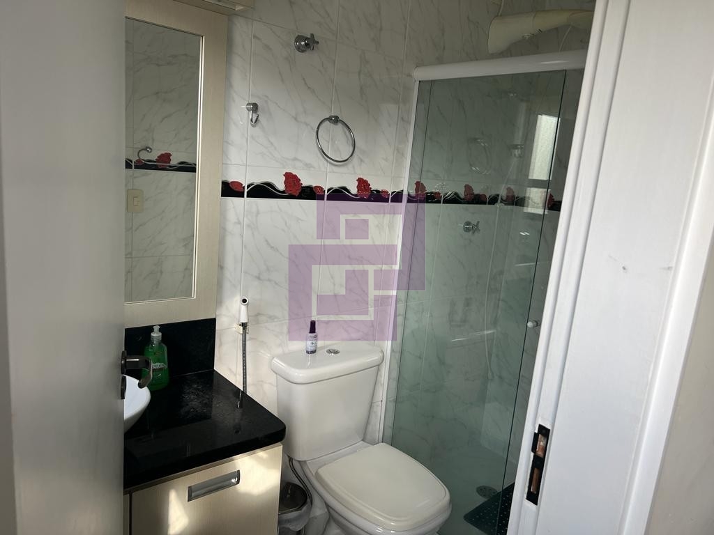 Cobertura com piscina e churrasqueira