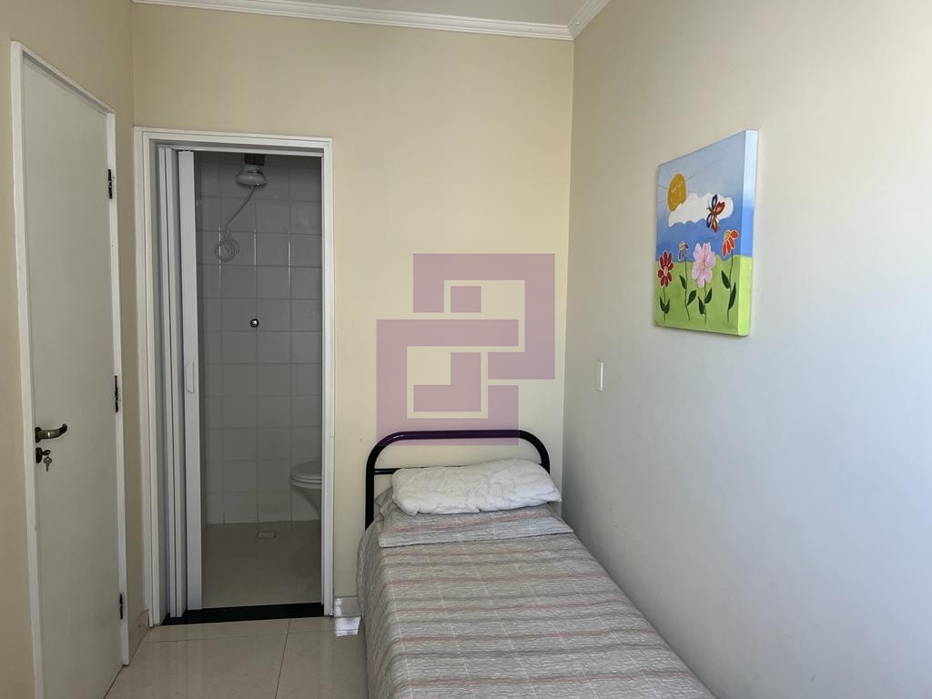 Cobertura com piscina e churrasqueira