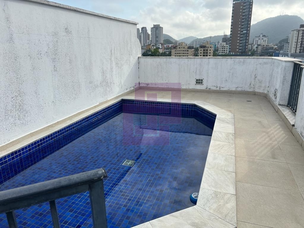 Cobertura com piscina e churrasqueira