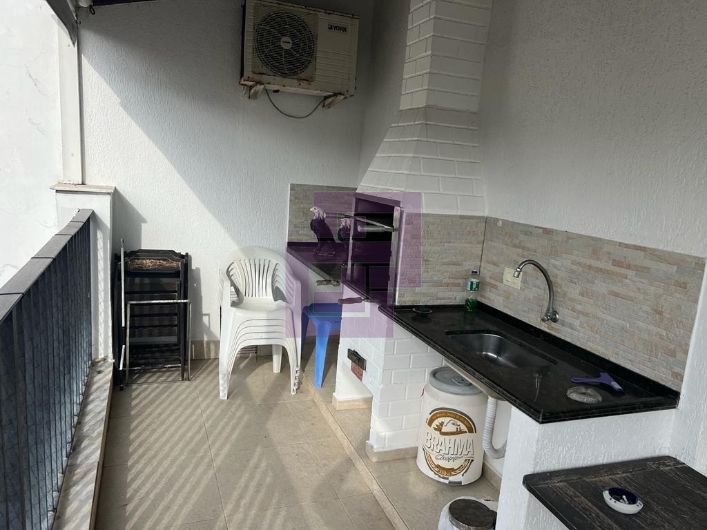 Cobertura com piscina e churrasqueira