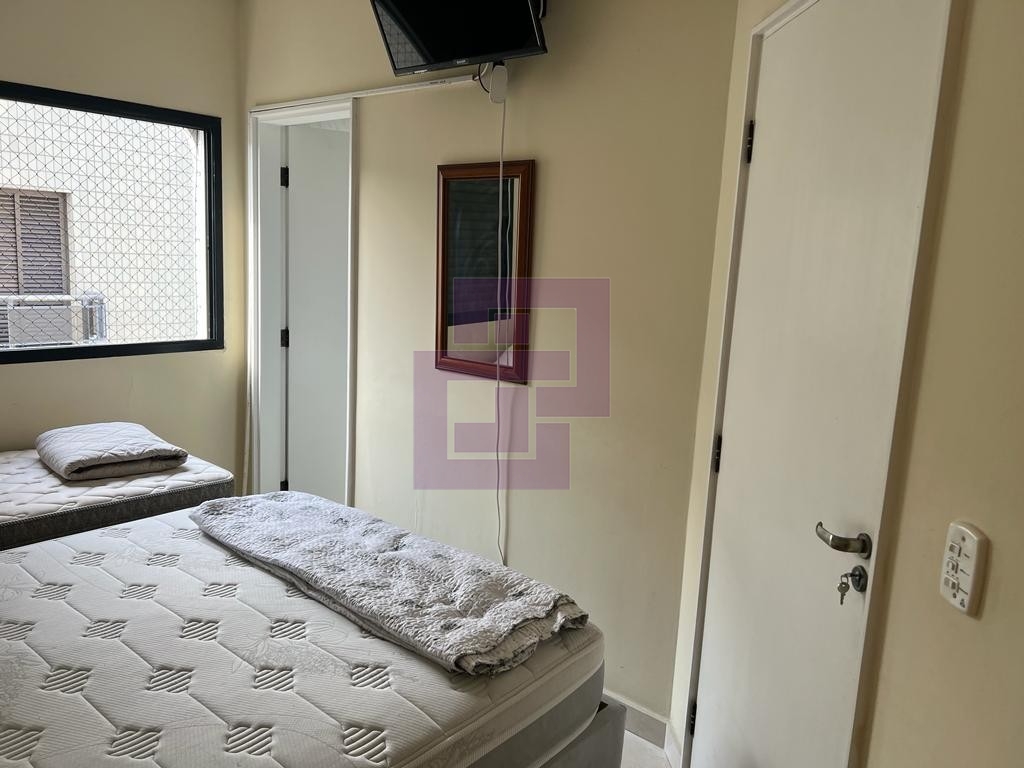 Cobertura com piscina e churrasqueira