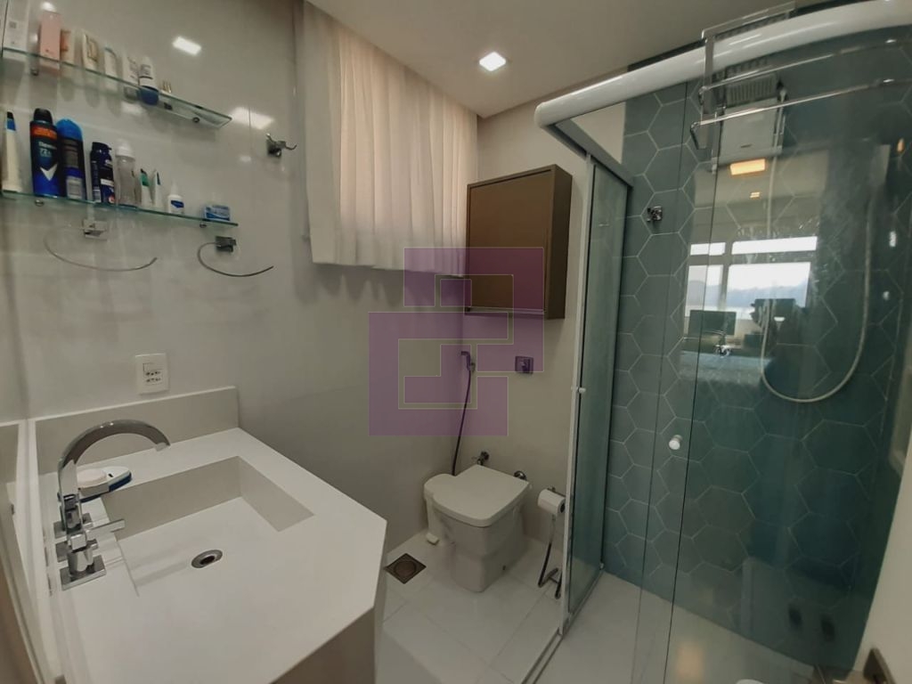 Venda de Apartamentos / Padrão na cidade de Guarujá