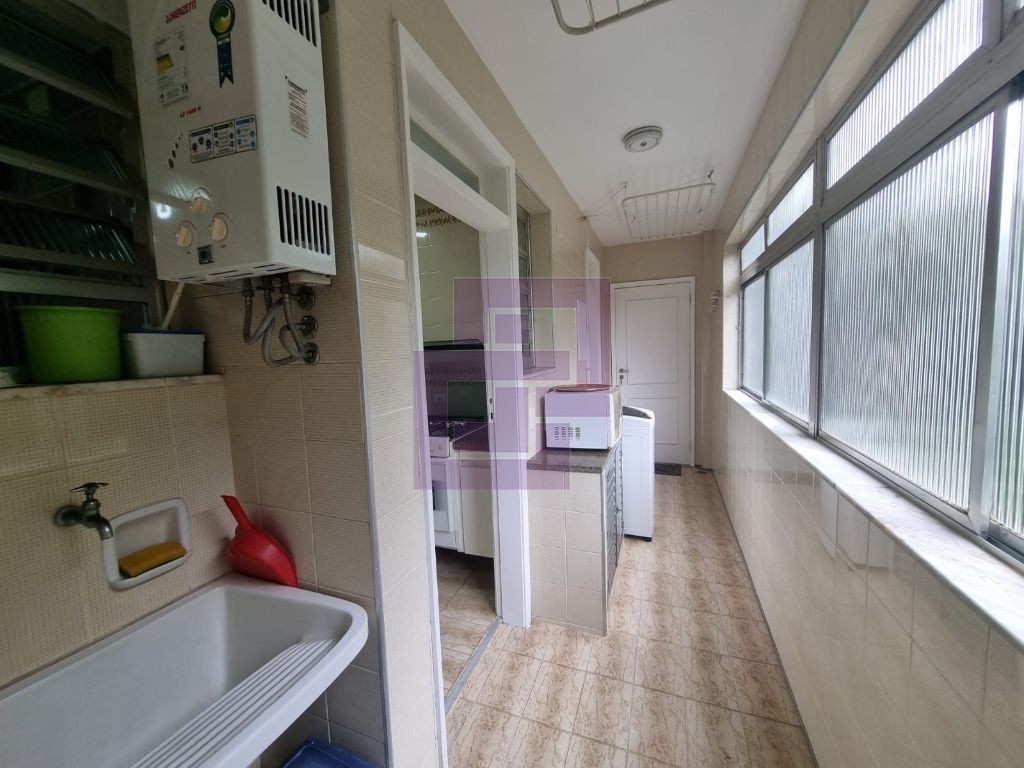 Venda de Apartamentos / Padrão na cidade de Guarujá