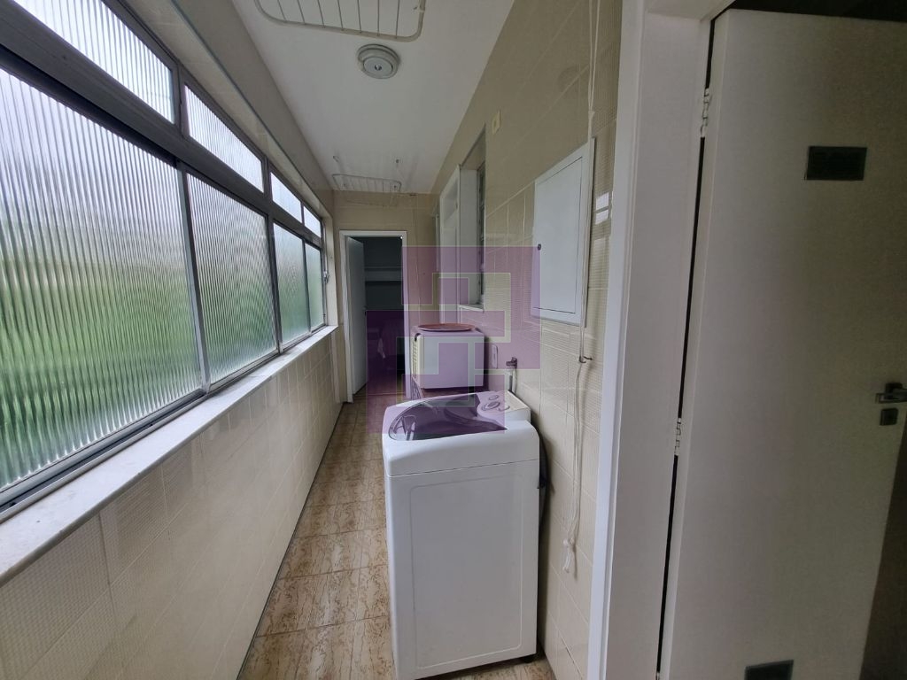 Venda de Apartamentos / Padrão na cidade de Guarujá