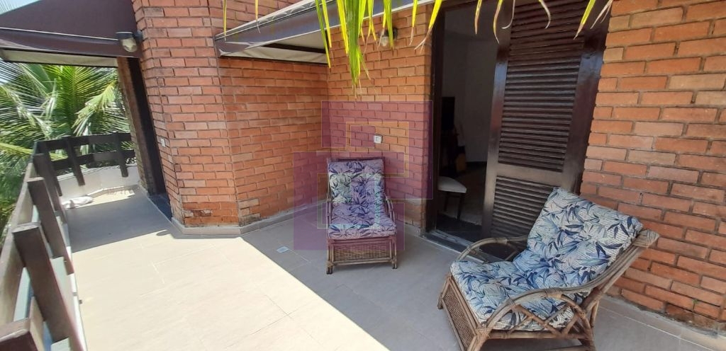 Venda de Casas / Padrão na cidade de Guarujá