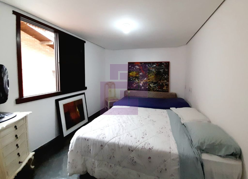 Venda de Casas / Padrão na cidade de Guarujá