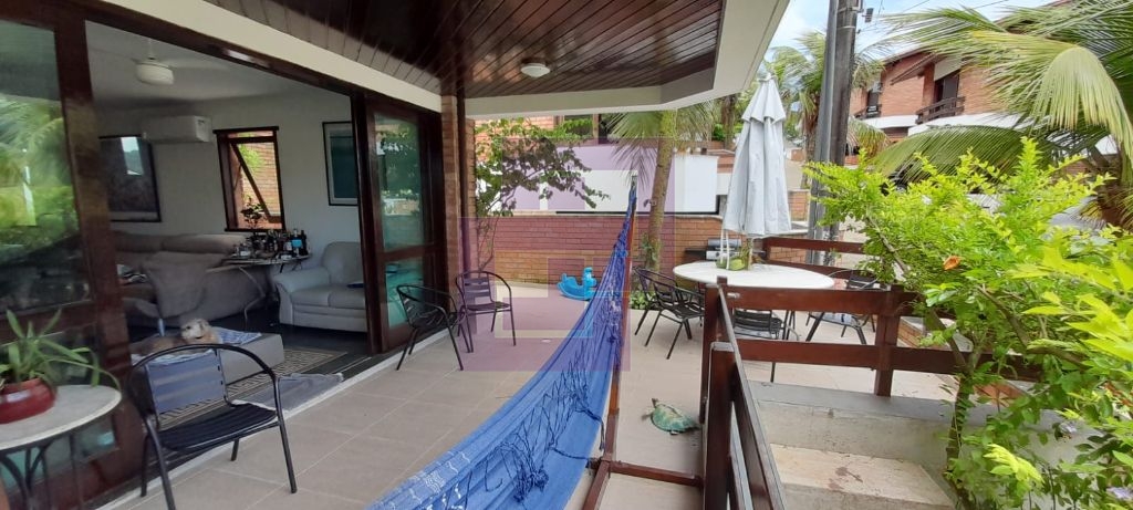 Venda de Casas / Padrão na cidade de Guarujá