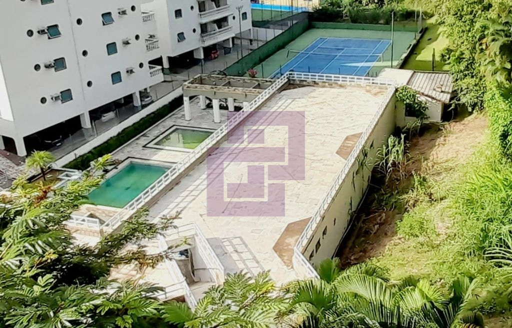 Venda de Casas / Padrão na cidade de Guarujá