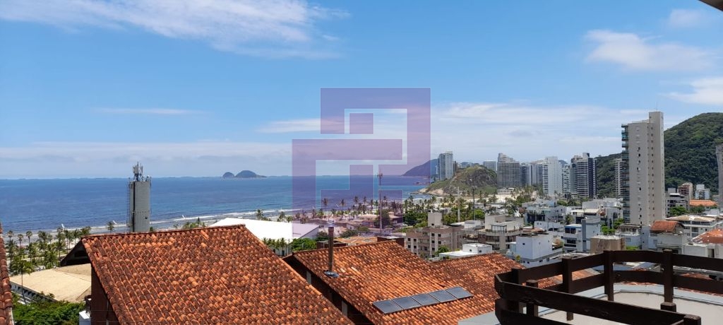Venda de Casas / Padrão na cidade de Guarujá