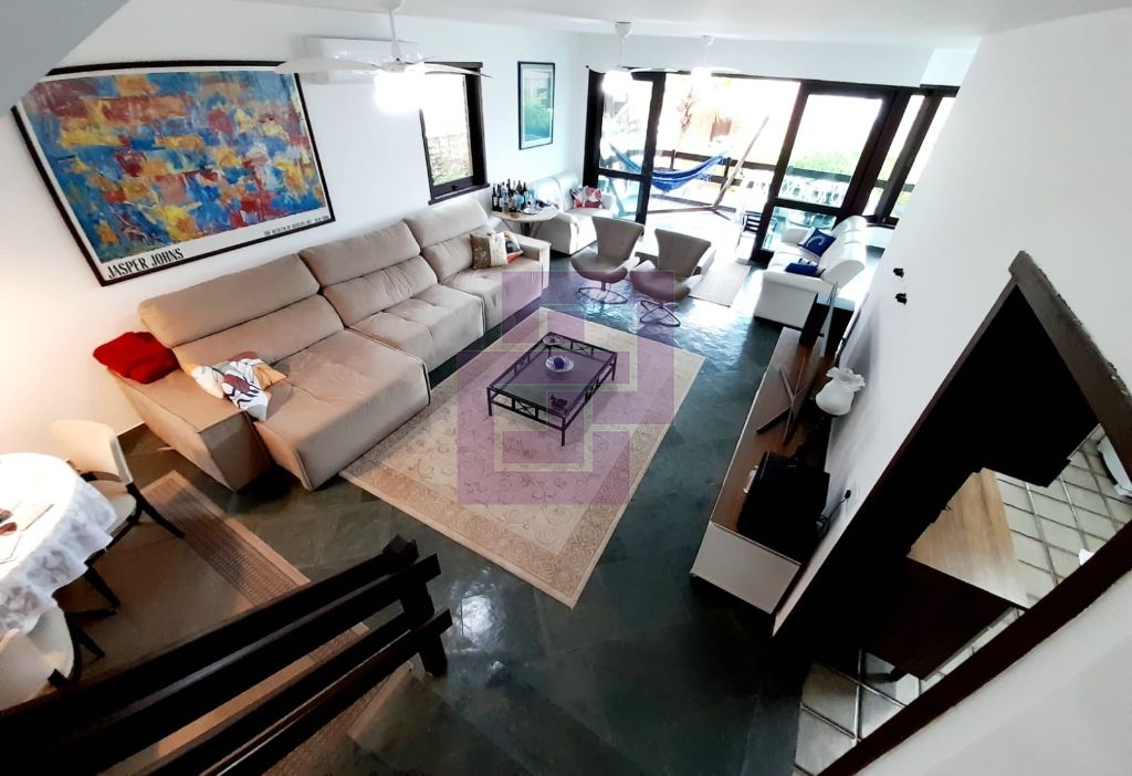 Venda de Casas / Padrão na cidade de Guarujá