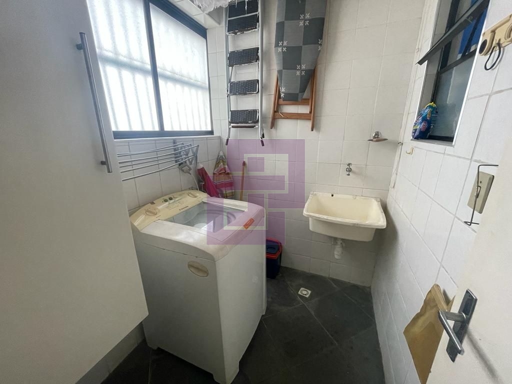 Venda de Apartamentos / Padrão na cidade de Guarujá