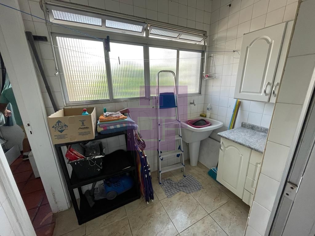 Venda de Apartamentos / Padrão na cidade de Guarujá