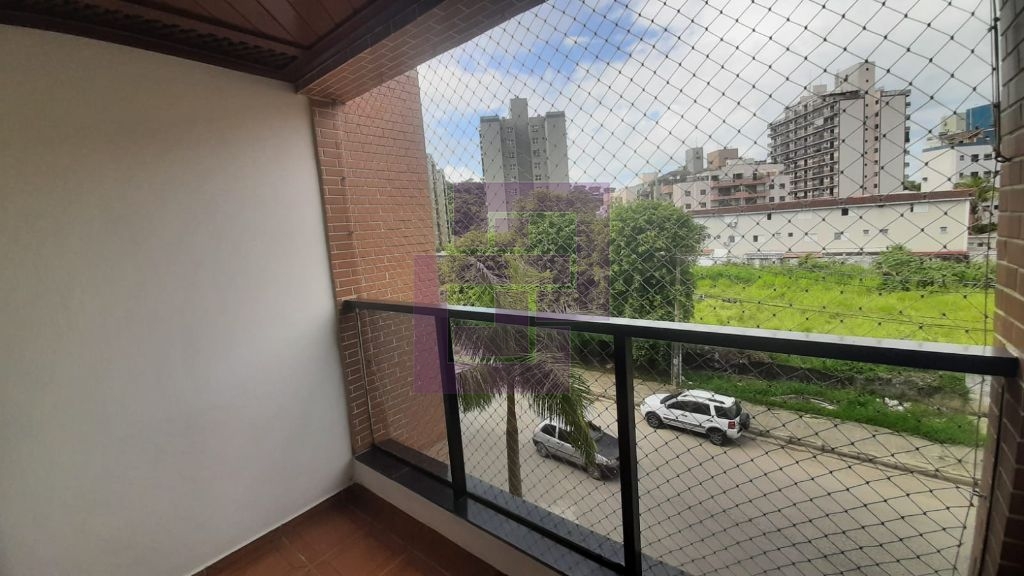 Otimo Apartamento. 700mtrs da praia. Enseada.