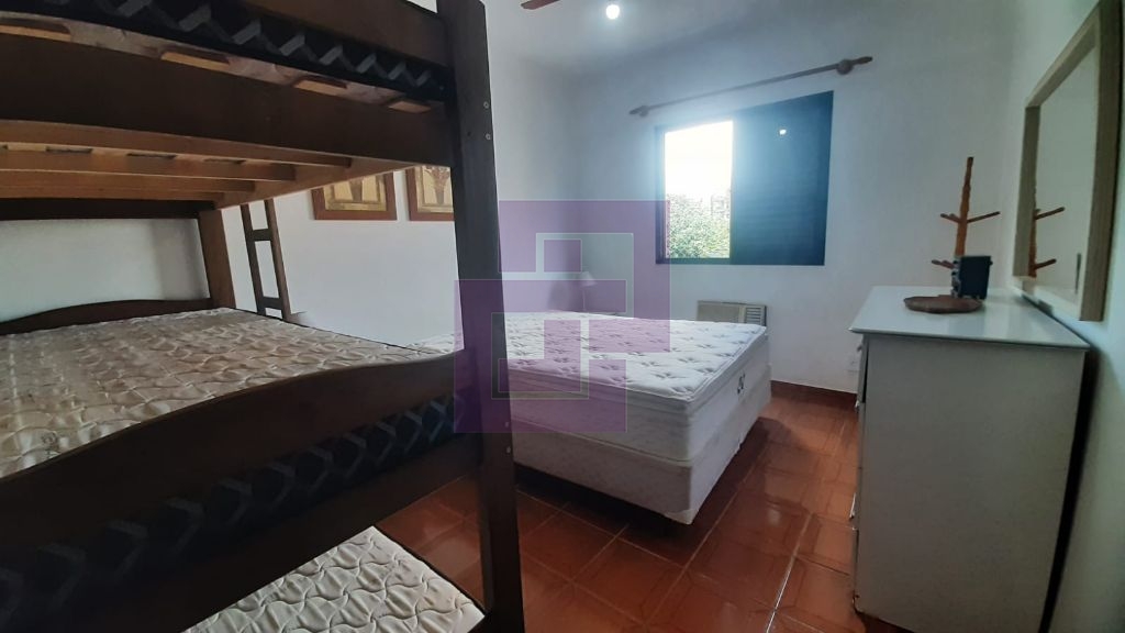 Otimo Apartamento. 700mtrs da praia. Enseada.