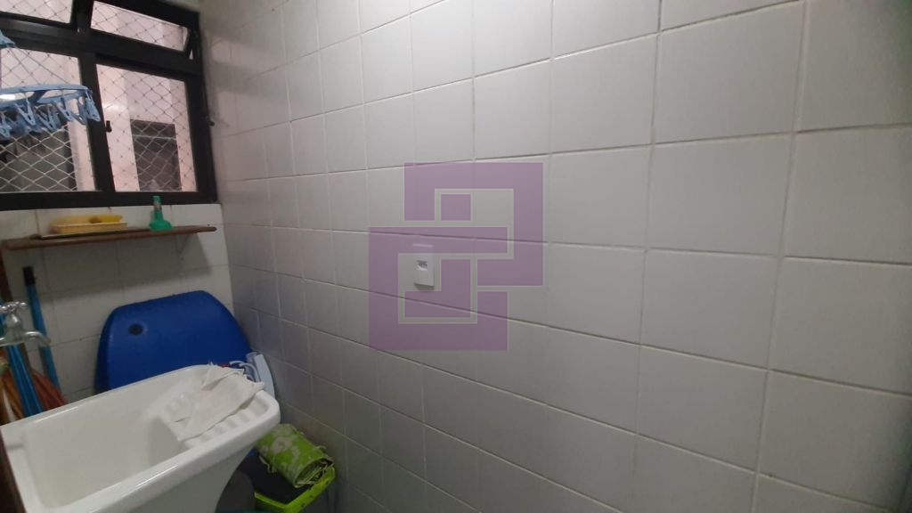 Otimo Apartamento. 700mtrs da praia. Enseada.