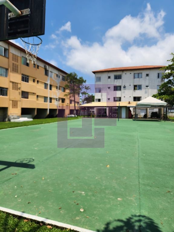 Apartamento à venda no Jardim dos Pássaros, Guarujá - 2 dormitórios, cozinha, garagem e mais!