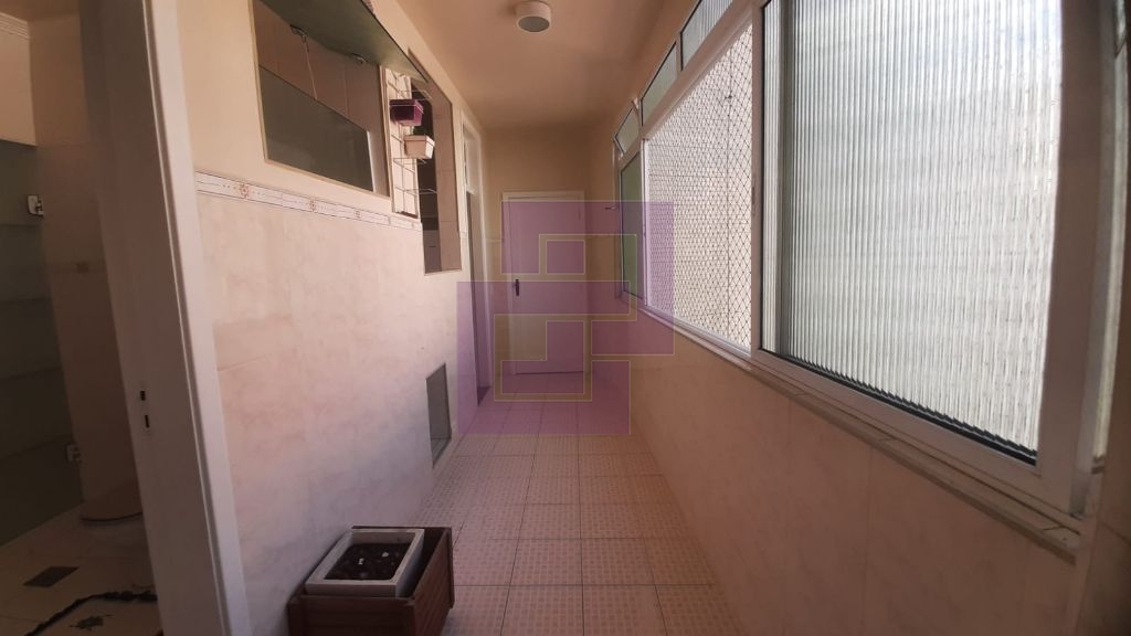 Pé na areia. OPORTUNIDADE!!!!! apto com 129 m2. Reformado. Area de lazer. Pronto para morar.