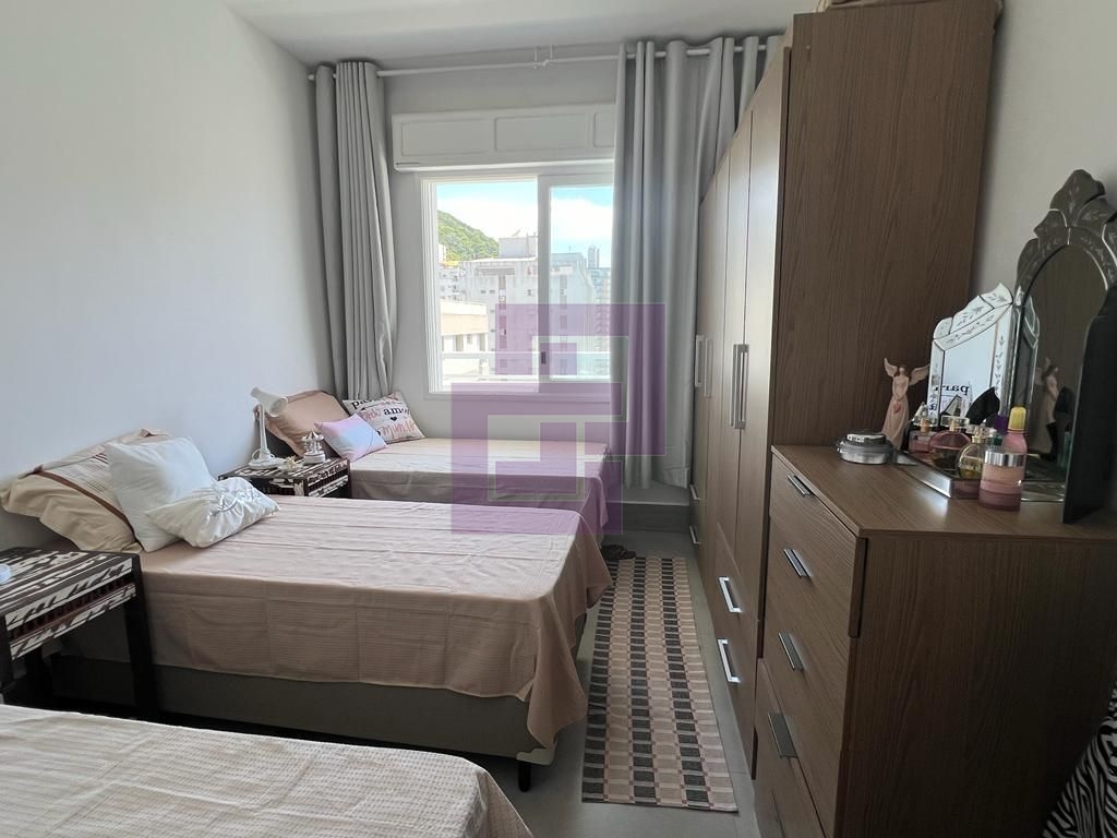 Venda de Apartamentos / Padrão na cidade de Guarujá
