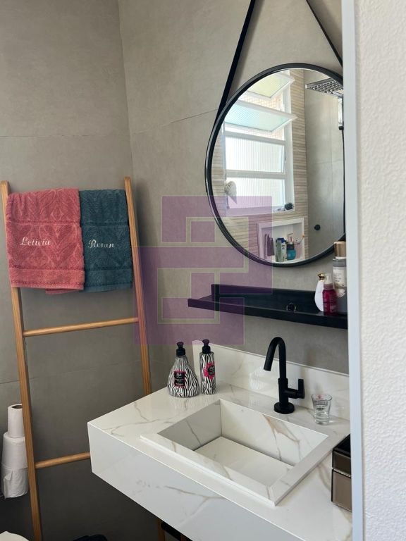 Venda de Apartamentos / Padrão na cidade de Guarujá