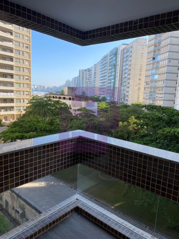 Pitangueiras, vista parcial mar , com lazer !