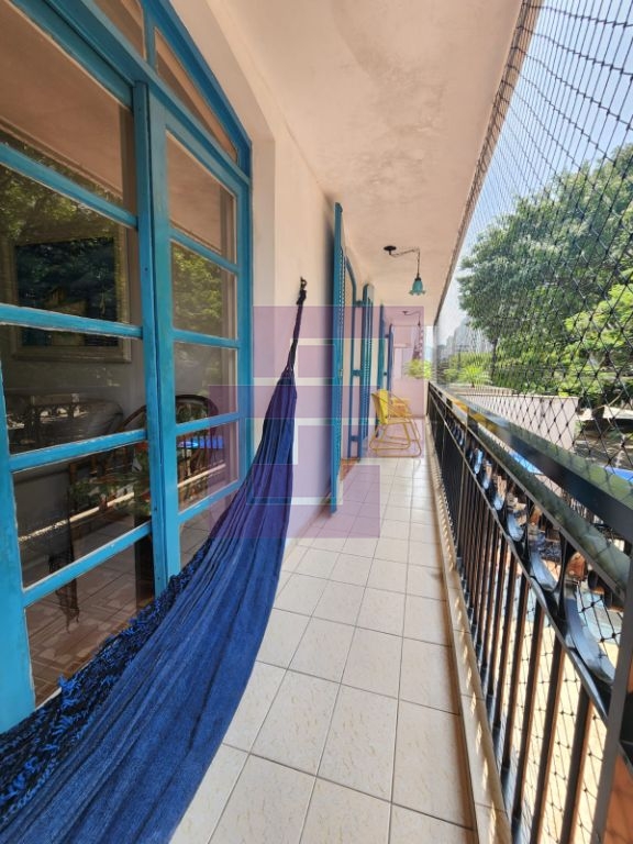Apartamento Pitangueiras 1 quadra da praia R$ 410 mil.