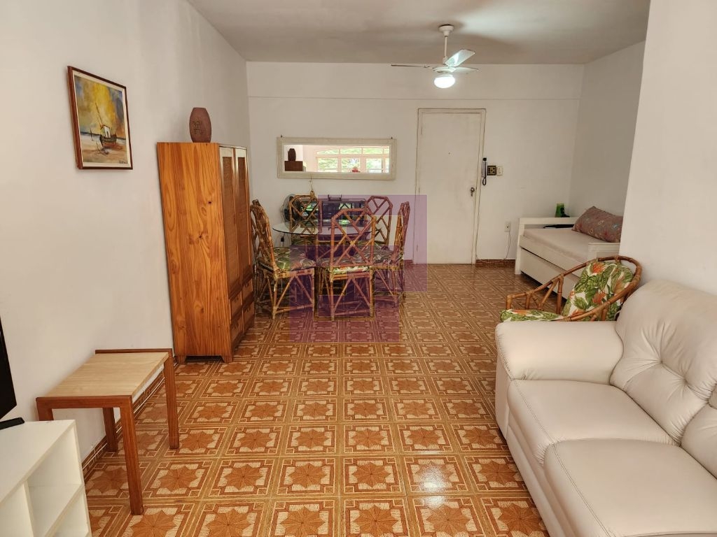 Apartamento Pitangueiras 1 quadra da praia R$ 410 mil.
