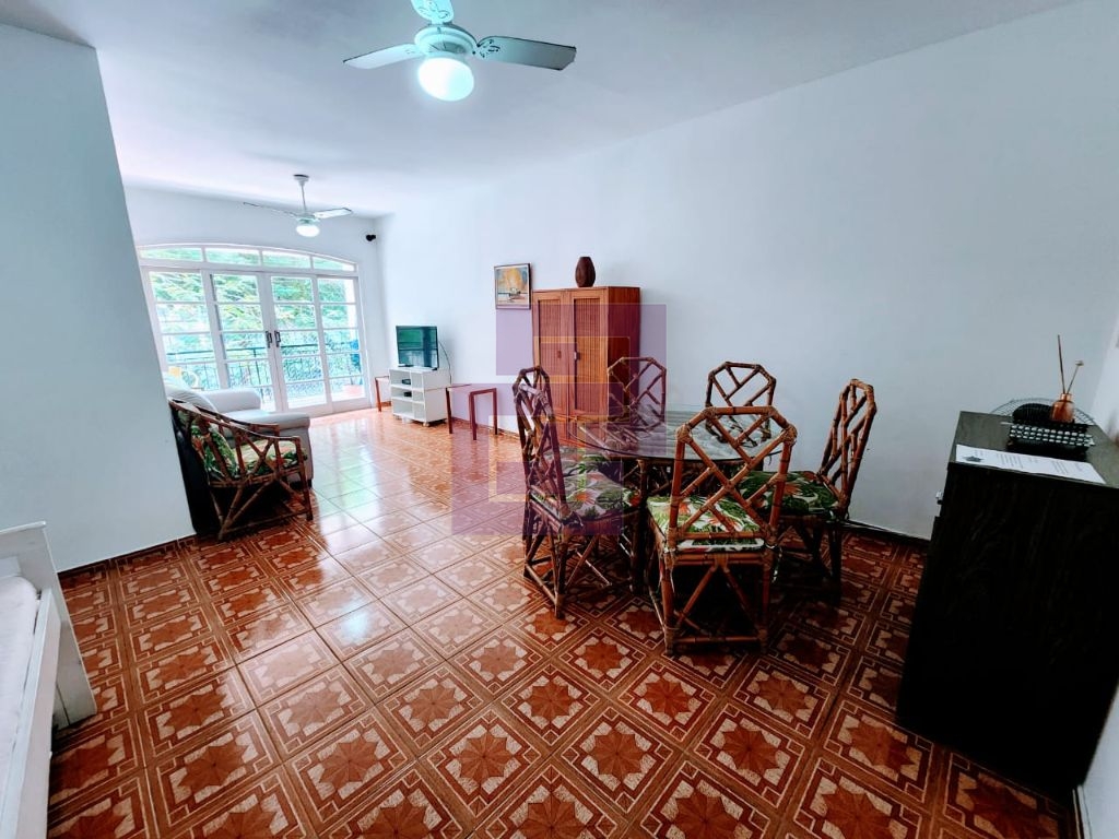 Apartamento Pitangueiras 1 quadra da praia R$ 410 mil.