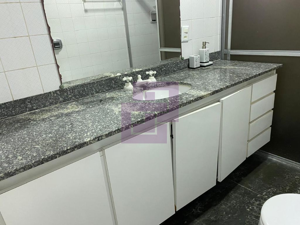 Pitangueiras Lazel total com 2 vagas