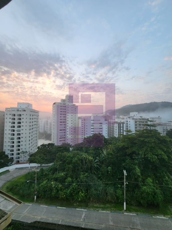 Tranquilidade à Beira-Mar: Apartamento de 4 Dormitórios com Vista Maravilhosa