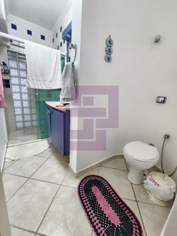 Tranquilidade à Beira-Mar: Apartamento de 4 Dormitórios com Vista Maravilhosa