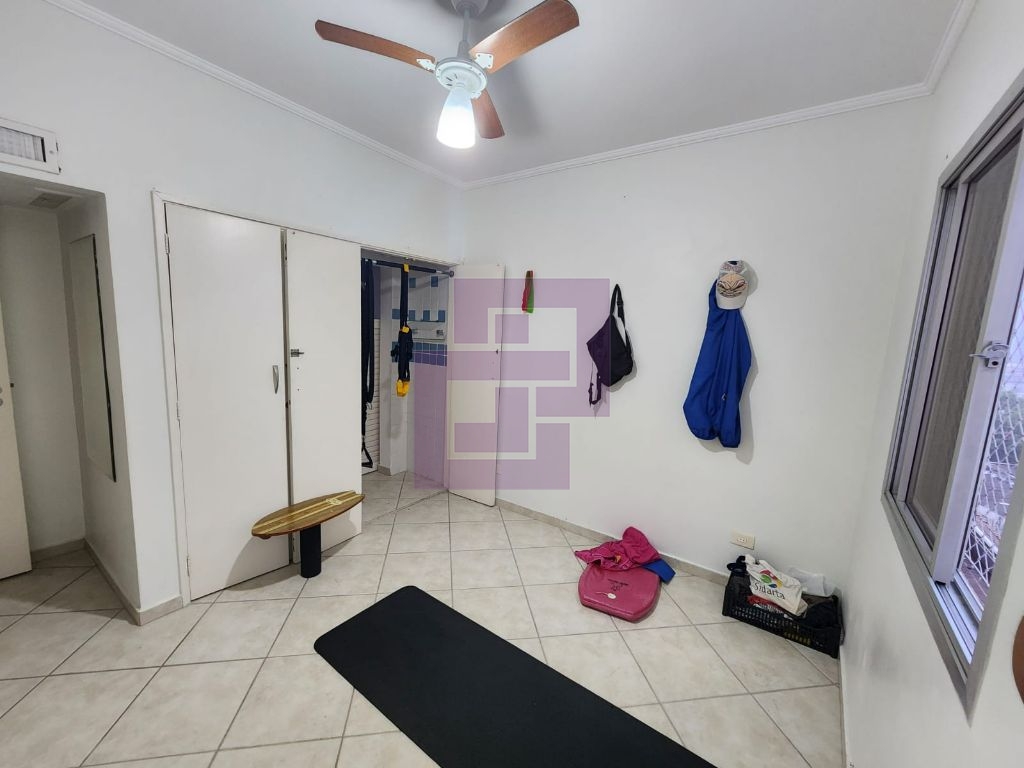 Tranquilidade à Beira-Mar: Apartamento de 4 Dormitórios com Vista Maravilhosa
