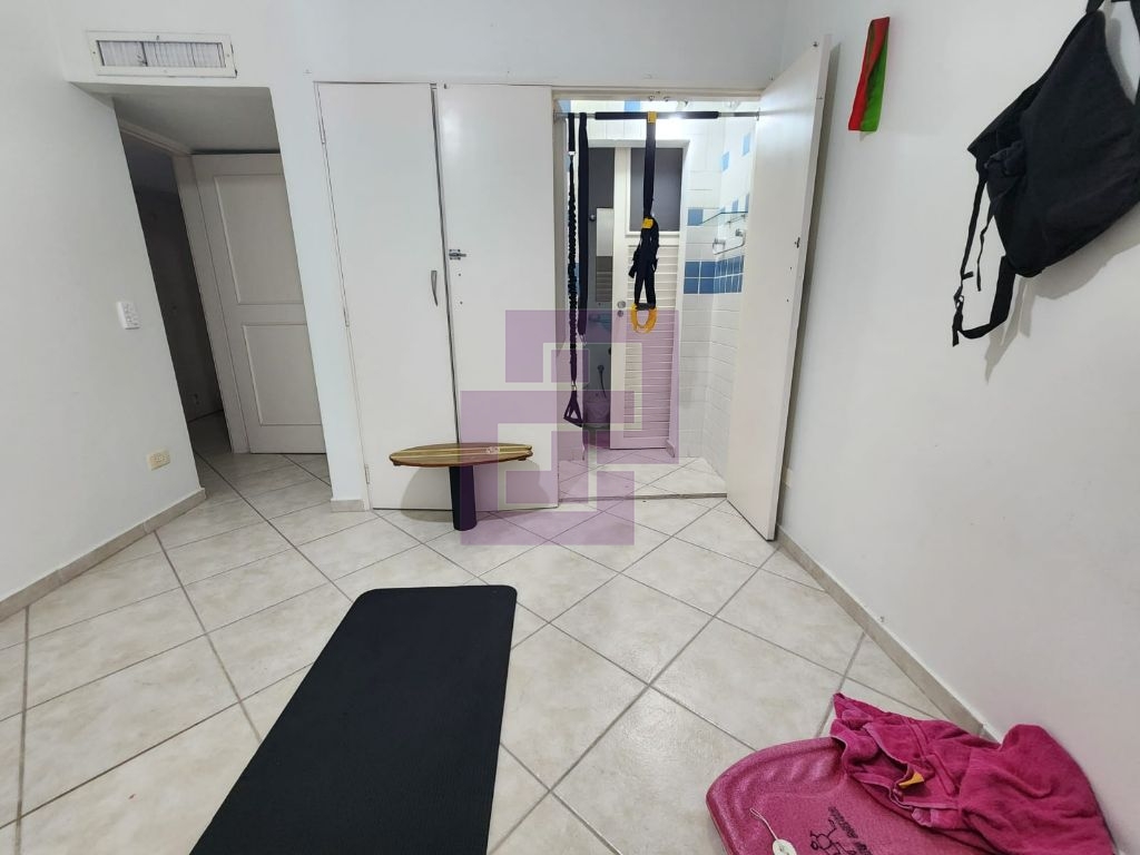Tranquilidade à Beira-Mar: Apartamento de 4 Dormitórios com Vista Maravilhosa