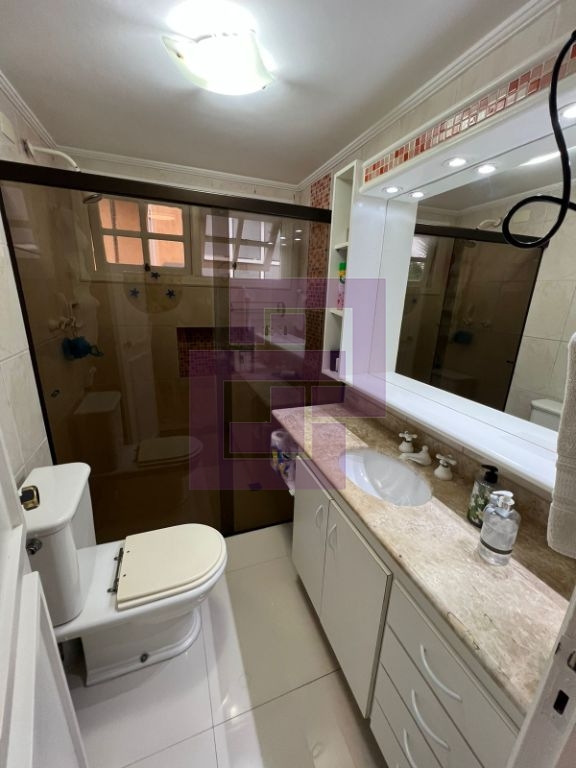Casa à Venda no Condomínio Residencial Park Lane – 3 Suítes e Jardim com Árvores Frutíferas