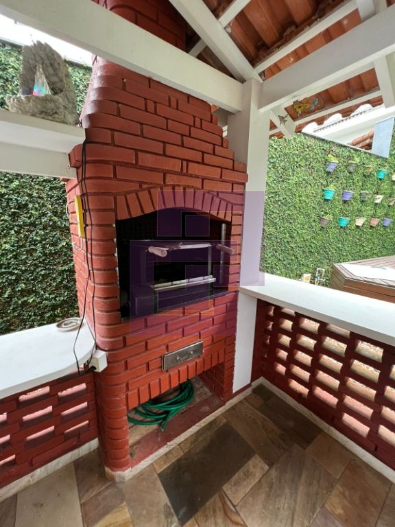Casa à Venda no Condomínio Residencial Park Lane – 3 Suítes e Jardim com Árvores Frutíferas