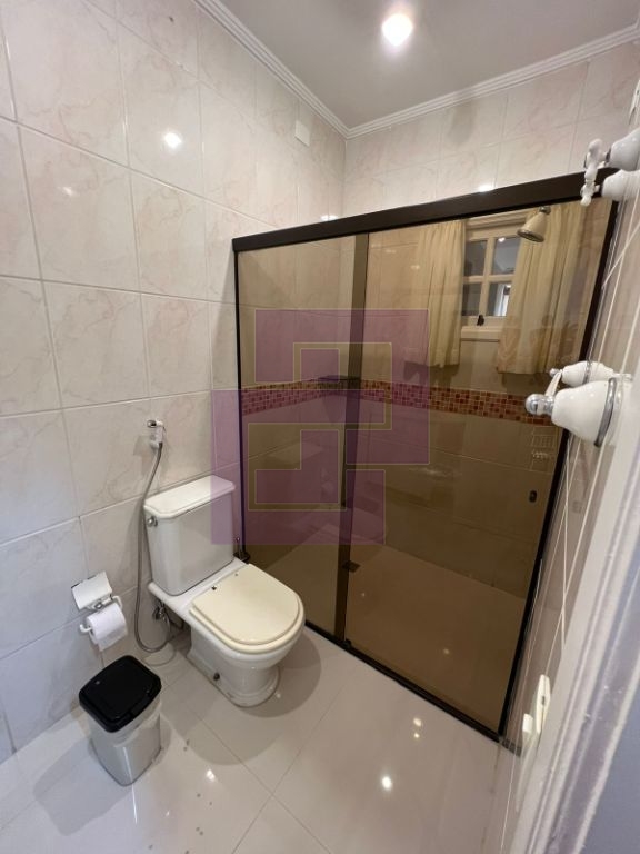 Casa à Venda no Condomínio Residencial Park Lane – 3 Suítes e Jardim com Árvores Frutíferas