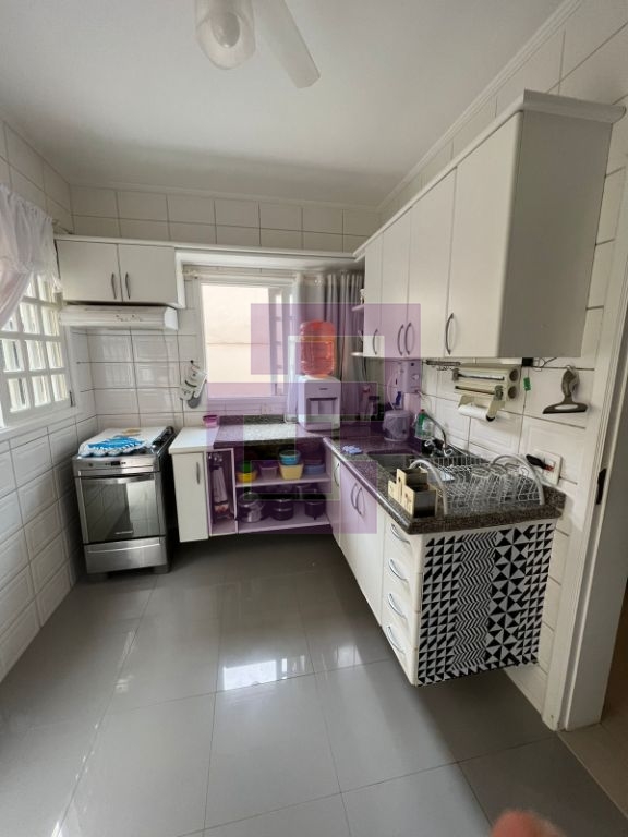 Casa à Venda no Condomínio Residencial Park Lane – 3 Suítes e Jardim com Árvores Frutíferas