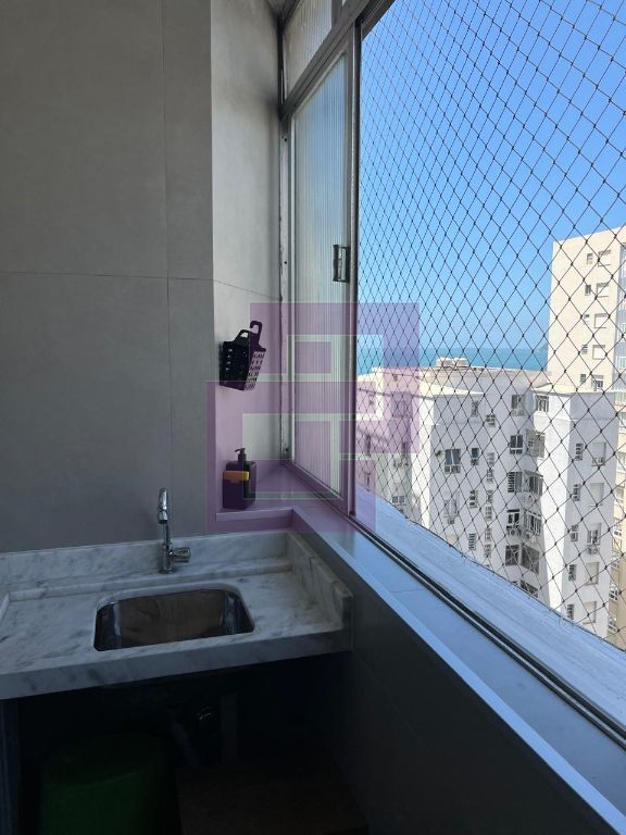 Apartamento Beira-Mar à Venda por R$ 748.000,00 – Vista para o Oceano na Praia das Pitangueiras, Guarujá
