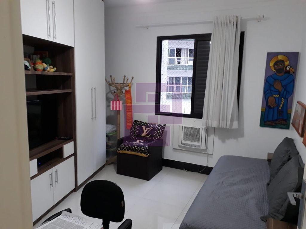 Apartamento à Venda na Orla da Praia das Pitangueiras por R$ 700.000,00