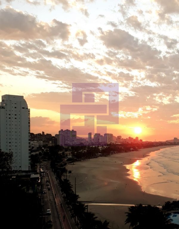Apartamento à Venda na Orla da Praia das Pitangueiras por R$ 700.000,00