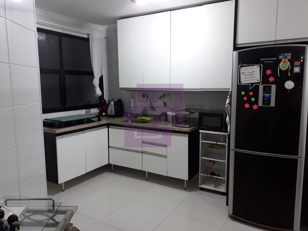 Apartamento à Venda na Orla da Praia das Pitangueiras por R$ 700.000,00