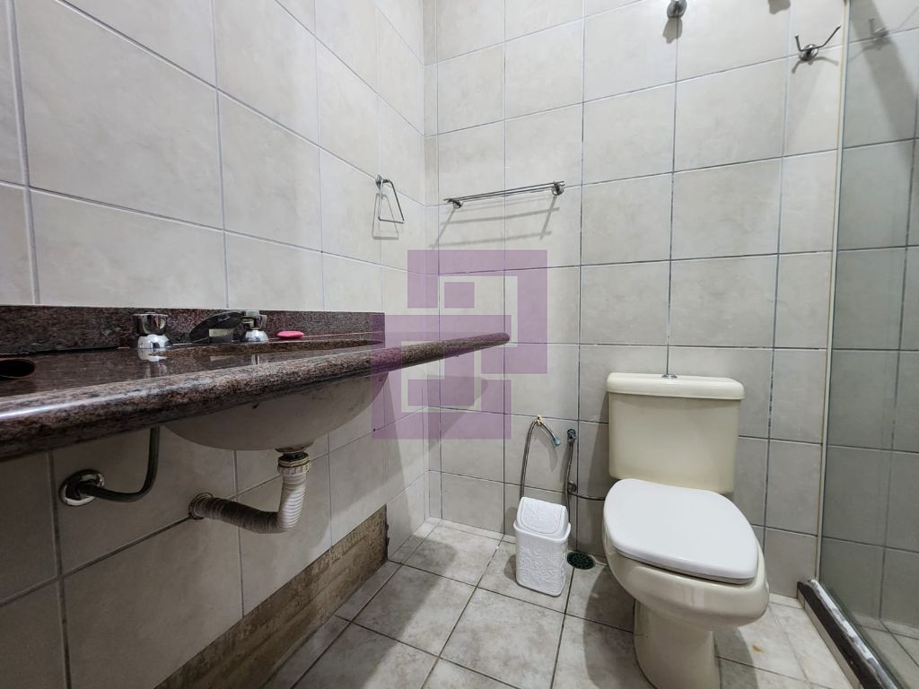 Excelente Casa à Venda em Guaiúba, Guarujá - 3 Dormitórios, Suíte e 4 Vagas de Garagem