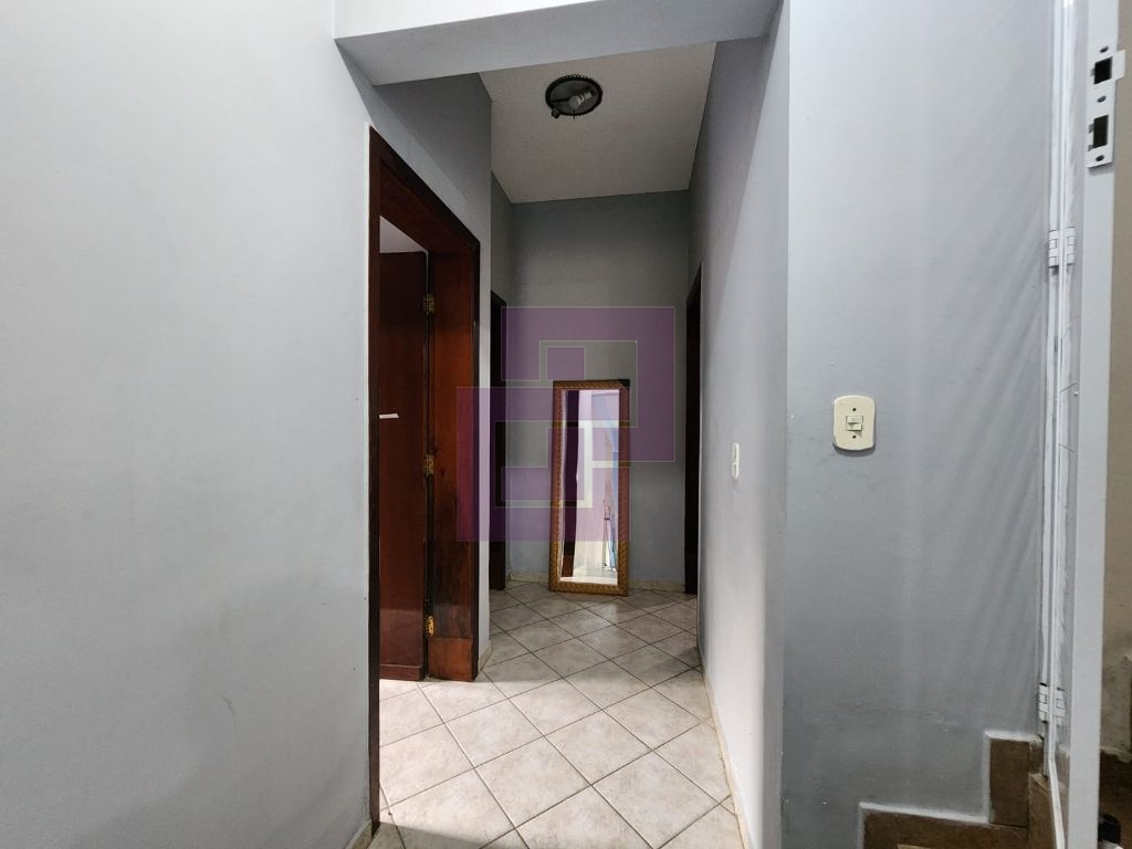 Excelente Casa à Venda em Guaiúba, Guarujá - 3 Dormitórios, Suíte e 4 Vagas de Garagem