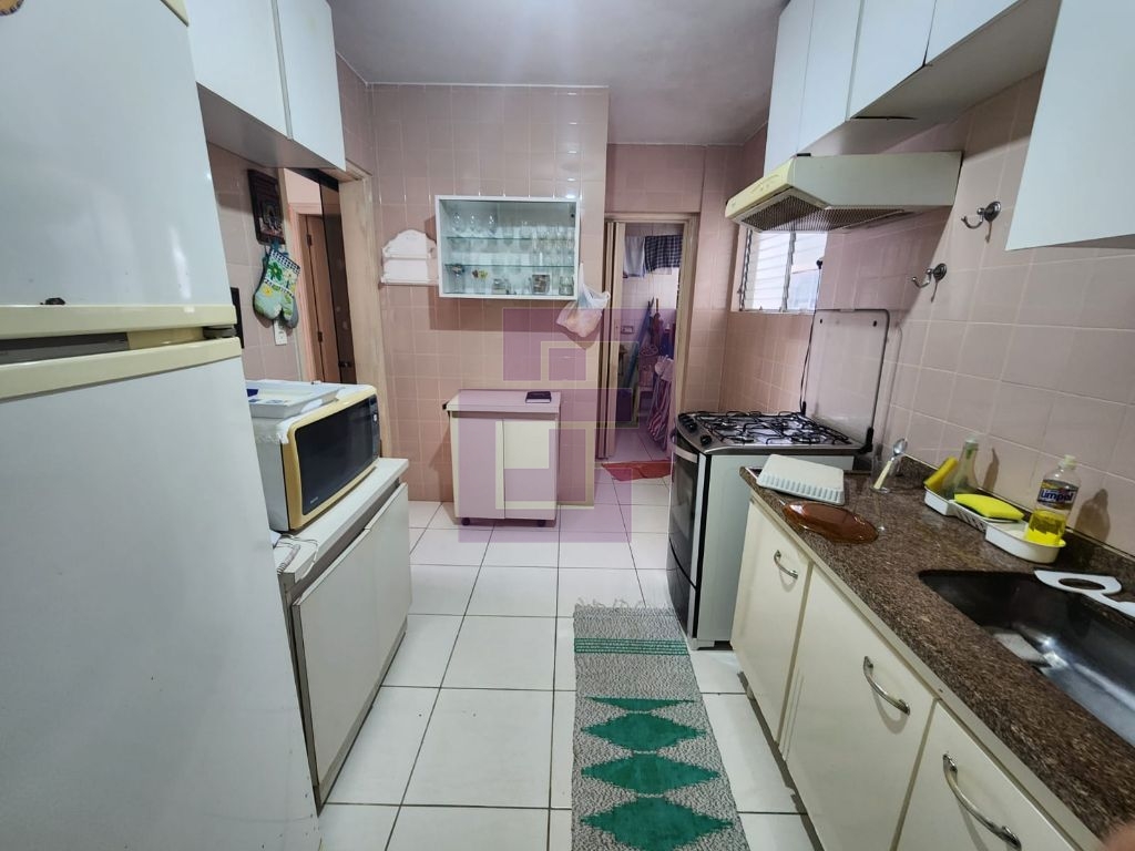 Apartamento de 3 dormitórios na Asturias, Guarujá - Oportunidade única!